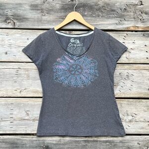 G&A Organic Cotton Gray V-Neck Mandala T-shirt Women’s Size Small